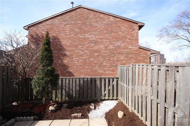 20 Jenny Private, Townhouse with 3 bedrooms, 3 bathrooms and 2 parking in Ottawa ON | Image 29
