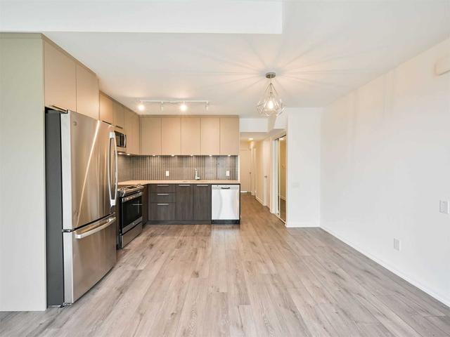 th30 - 10 Brin Dr, Townhouse with 3 bedrooms, 2 bathrooms and 1 parking in Toronto ON | Image 5