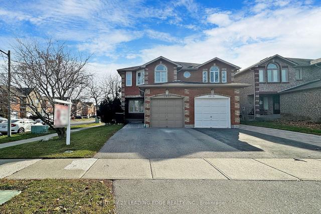 1977 Pine Grove Ave, House semidetached with 3 bedrooms, 2 bathrooms and 3 parking in Pickering ON | Image 1