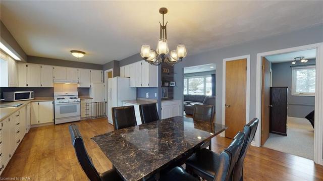20 Sherwood Crescent, House detached with 3 bedrooms, 1 bathrooms and 5 parking in South Huron ON | Image 4