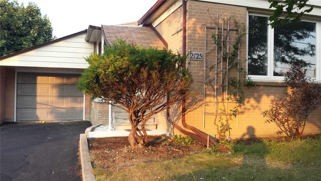 (upper) - 2125 Kipling Ave, House detached with 3 bedrooms, 2 bathrooms and 3 parking in Toronto ON | Image 1