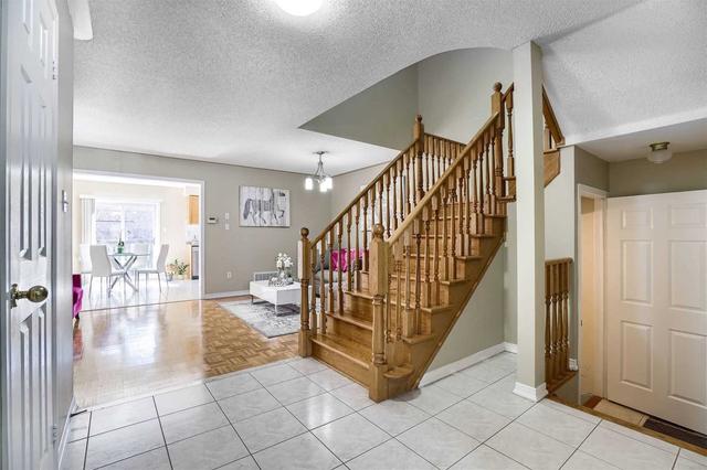 27 Amethyst Circ, House semidetached with 3 bedrooms, 3 bathrooms and 3 parking in Brampton ON | Image 14