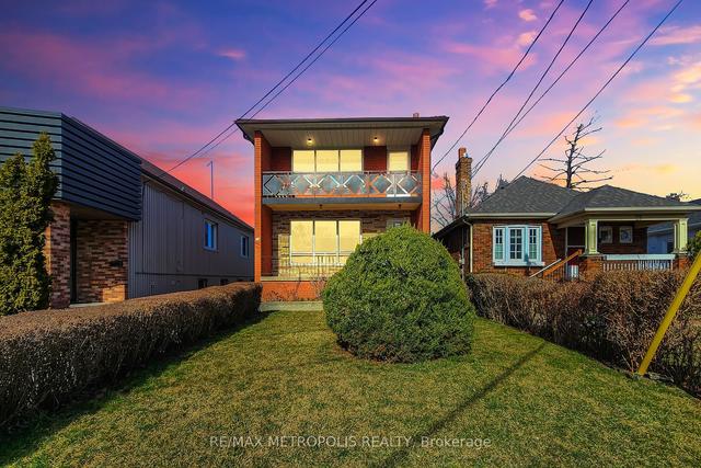 1a Holley Ave, House detached with 3 bedrooms, 2 bathrooms and 5 parking in Toronto ON | Image 1