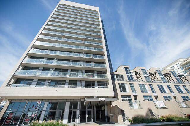 504 - 1940 Ironstone Dr, Condo with 2 bedrooms, 2 bathrooms and 2 parking in Burlington ON | Image 2