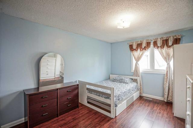 29 Junewood Cres, House detached with 4 bedrooms, 3 bathrooms and 3 parking in Brampton ON | Image 15