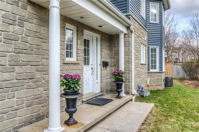 24 - 199 Saginaw Parkway, House attached with 3 bedrooms, 2 bathrooms and 4 parking in Cambridge ON | Image 3