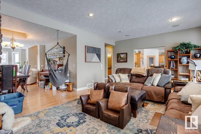 115 162 Av Ne, House detached with 6 bedrooms, 3 bathrooms and null parking in Edmonton AB | Image 3