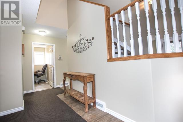 8813 118 Avenue, House detached with 5 bedrooms, 3 bathrooms and 4 parking in Grande Prairie AB | Image 4