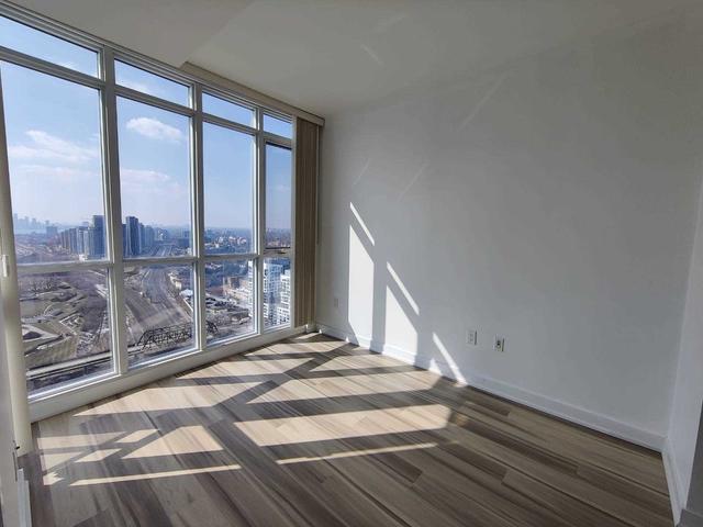 4010 - 21 Iceboat Terr, Condo with 1 bedrooms, 1 bathrooms and 1 parking in Toronto ON | Image 14