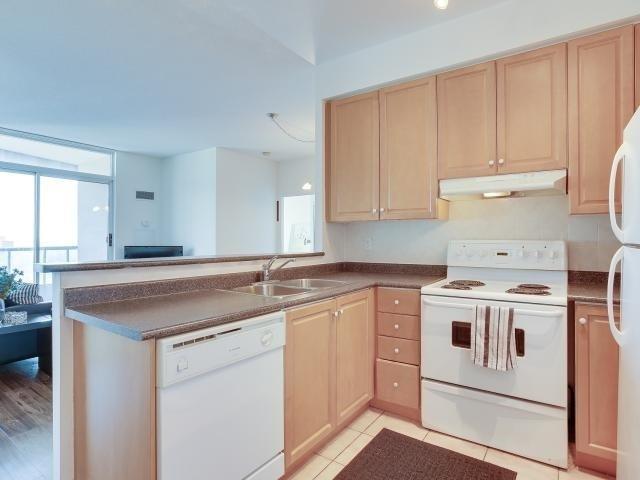 Lph9 - 7 Lorraine Dr, Condo with 3 bedrooms, 2 bathrooms and 1 parking in Toronto ON | Image 18