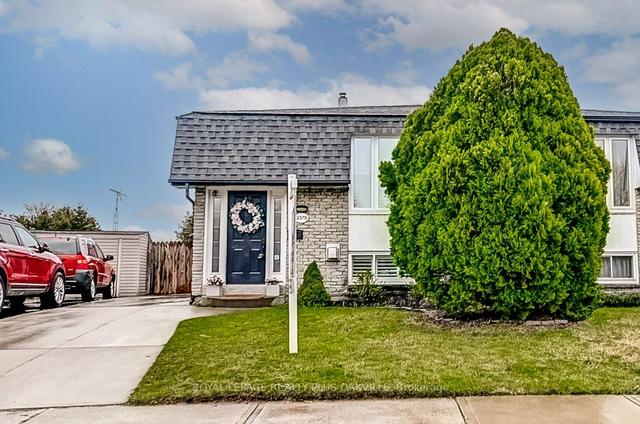 2379 Middlesmoor Cres, House semidetached with 3 bedrooms, 2 bathrooms and 2 parking in Burlington ON | Image 23