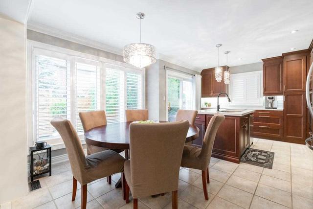 1577 Dockray Dr, House detached with 4 bedrooms, 3 bathrooms and 6 parking in Milton ON | Image 4