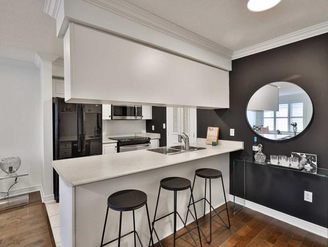 301 - 60 Aerodrome Cres, Townhouse with 2 bedrooms, 2 bathrooms and 1 parking in Toronto ON | Image 19