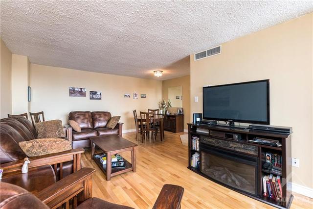 505 - 530 Laurier Avenue W, Condo with 2 bedrooms, 2 bathrooms and 1 parking in Ottawa ON | Image 12
