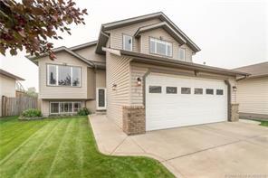 31 Kirkwood Crescent, House detached with 4 bedrooms, 3 bathrooms and 4 parking in Red Deer County AB | Image 1
