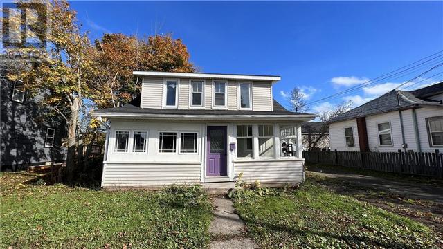 33 - 35 Germain St, House detached with 4 bedrooms, 2 bathrooms and null parking in Moncton NB | Image 4