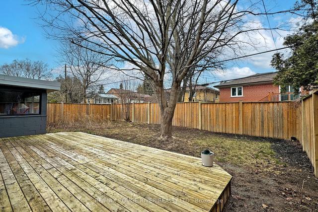 28 Nuffield Dr, House detached with 3 bedrooms, 3 bathrooms and 7 parking in Toronto ON | Image 26