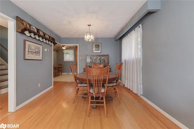 24 Curtiss Court, House detached with 4 bedrooms, 1 bathrooms and 5 parking in Barrie ON | Image 5