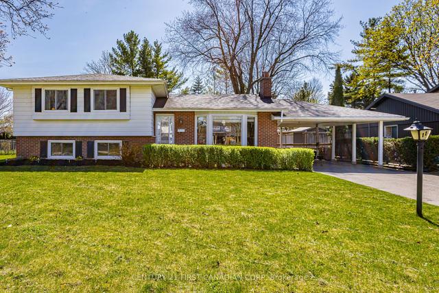 11 Monterey Cres, House detached with 3 bedrooms, 2 bathrooms and 5 parking in London ON | Image 1