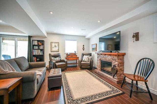 36 Oakhaven Pl, Townhouse with 3 bedrooms, 3 bathrooms and 2 parking in Hamilton ON | Image 19