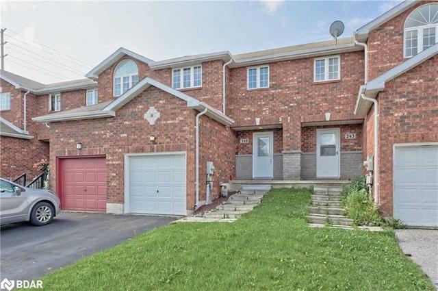 245 Stanley St, House attached with 3 bedrooms, 3 bathrooms and 3 parking in Barrie ON | Image 1