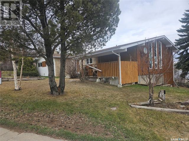 1904 Pembina Avenue, House detached with 4 bedrooms, 3 bathrooms and null parking in Saskatoon SK | Image 3