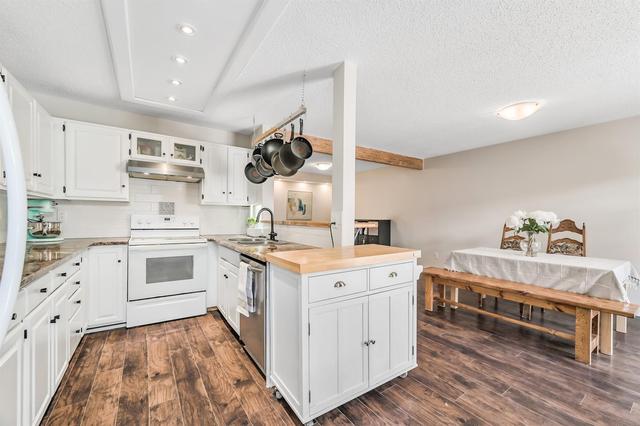 74 Hawkwood Road Nw, House detached with 3 bedrooms, 2 bathrooms and 1 parking in Calgary AB | Image 6