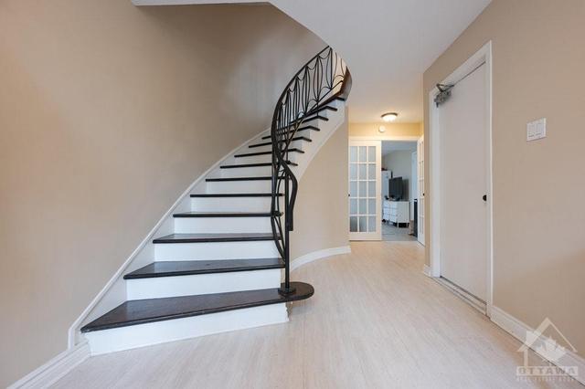 2557 Flannery Drive, Townhouse with 4 bedrooms, 2 bathrooms and 2 parking in Ottawa ON | Image 8