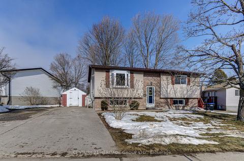 670 Bayview Dr, House detached with 2 bedrooms, 2 bathrooms and 2 parking in Midland ON | Card Image