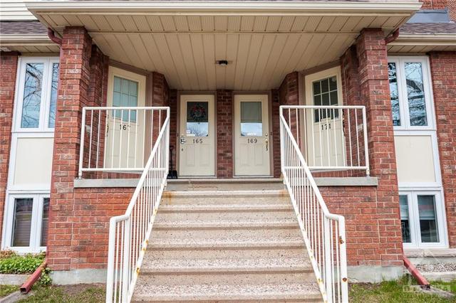 171 Briston Private, House attached with 2 bedrooms, 2 bathrooms and 1 parking in Ottawa ON | Image 2