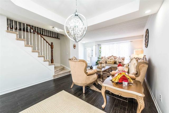30 Softneedle Ave, House semidetached with 3 bedrooms, 4 bathrooms and 4 parking in Brampton ON | Image 2