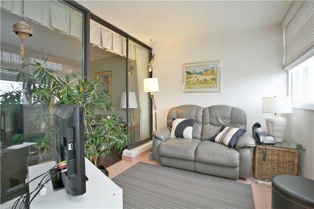 1001 - 100 Antibes Dr, Condo with 2 bedrooms, 1 bathrooms and 1 parking in Toronto ON | Image 10