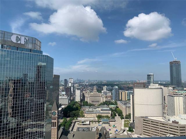 3608 - 197 Yonge St, Condo with 3 bedrooms, 2 bathrooms and 1 parking in Toronto ON | Image 5