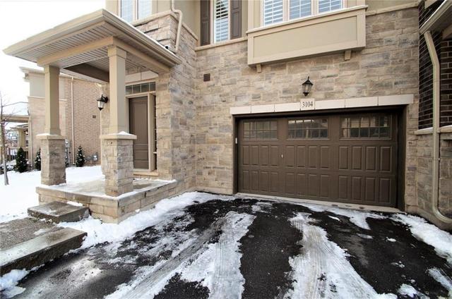 3104 Blackfriar Common, House attached with 3 bedrooms, 2 bathrooms and 1 parking in Oakville ON | Image 2