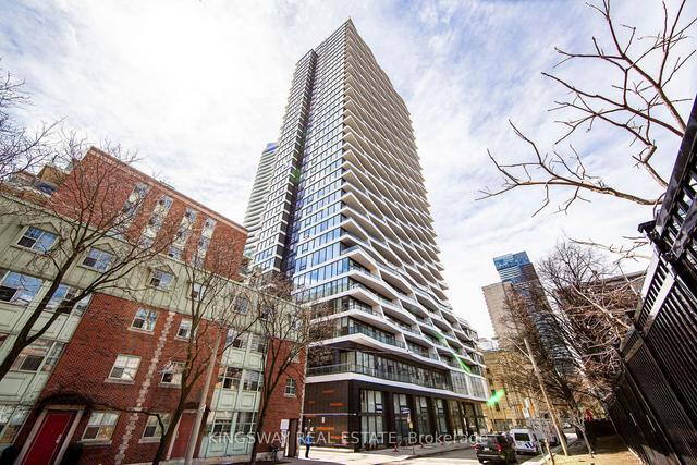 4206 - 85 Wood St, Condo with 2 bedrooms, 1 bathrooms and 0 parking in Toronto ON | Image 1