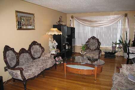 42 Madron Cres, House detached with 3 bedrooms, 4 bathrooms and 6 parking in Toronto ON | Image 5