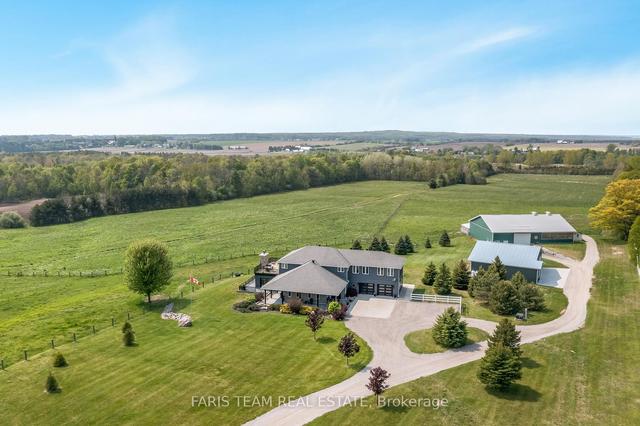 130 Concession 15 W, House detached with 4 bedrooms, 3 bathrooms and 25 parking in Penetanguishene ON | Image 1