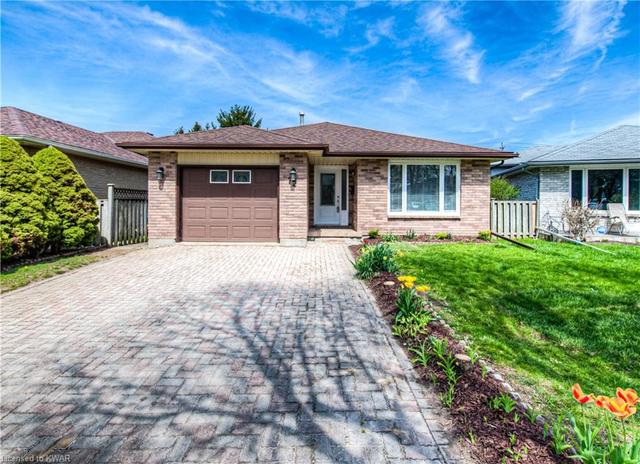 72 Scenic Wood Crescent, House detached with 4 bedrooms, 2 bathrooms and 3 parking in Kitchener ON | Image 1