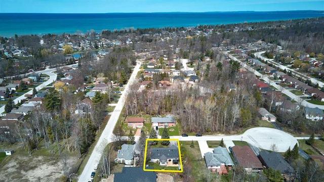 8 Azores Pl, House detached with 2 bedrooms, 2 bathrooms and 7 parking in Wasaga Beach ON | Image 28