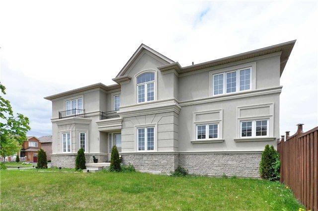 2 Batt Cres, House detached with 5 bedrooms, 3 bathrooms and 2 parking in Ajax ON | Image 1