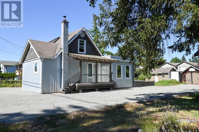 2250 Willemar Ave, House detached with 2 bedrooms, 1 bathrooms and 8 parking in Courtenay BC | Card Image