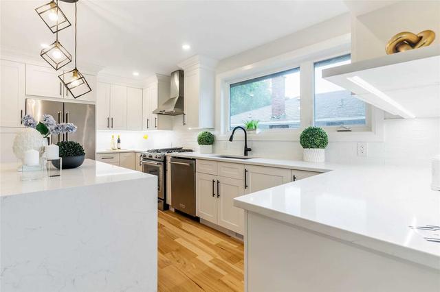 220 West 18th St W, House detached with 3 bedrooms, 2 bathrooms and 5 parking in Hamilton ON | Image 13