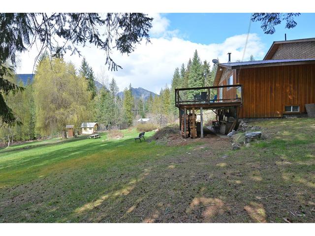 8481 Highway 6, House detached with 5 bedrooms, 2 bathrooms and null parking in Central Kootenay H BC | Image 47