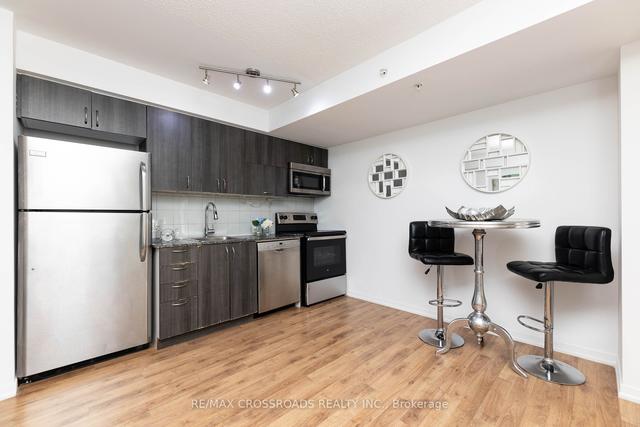 522 - 20 Joe Shuster Way, Condo with 2 bedrooms, 2 bathrooms and 1 parking in Toronto ON | Image 6