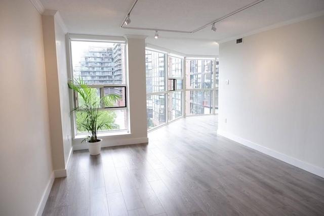612 - 701 King St W, Condo with 2 bedrooms, 2 bathrooms and 1 parking in Toronto ON | Image 5