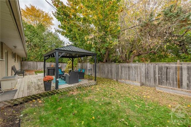 11 Evergreen Drive, House detached with 3 bedrooms, 3 bathrooms and 3 parking in Ottawa ON | Image 28