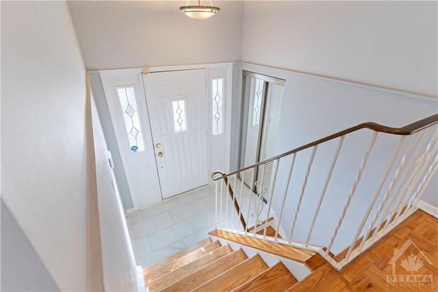 1137 Hartwell Road, House detached with 4 bedrooms, 2 bathrooms and 3 parking in Ottawa ON | Image 3
