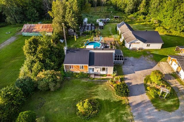 3725 Pattee Road, House detached with 3 bedrooms, 1 bathrooms and 15 parking in East Hawkesbury ON | Image 2