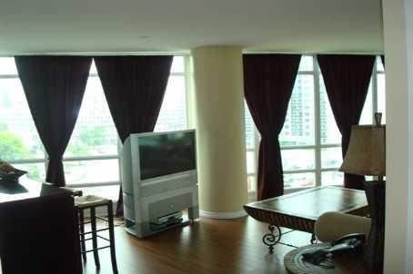 809 - 397 Front St W, Condo with 1 bedrooms, 1 bathrooms and 1 parking in Toronto ON | Image 4