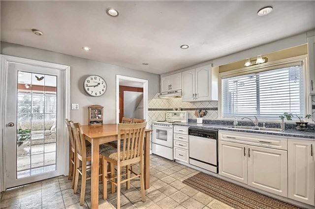 6 Bradford St, House detached with 3 bedrooms, 4 bathrooms and 6 parking in East Gwillimbury ON | Image 3